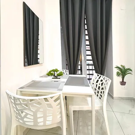 Star House 3* Νάπολη